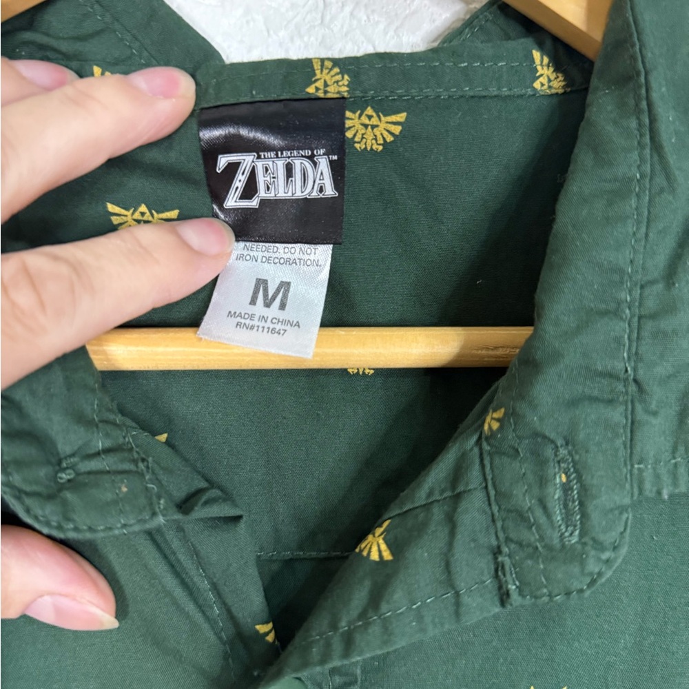 Legend of Zelda Green & Yellow all over print Casual Button Down Shirt Novelty - Picture 5 of 5